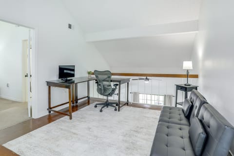 2 Mi to LSU: Fun-Filled Home Base in Baton Rouge! Apartment in Baton Rouge