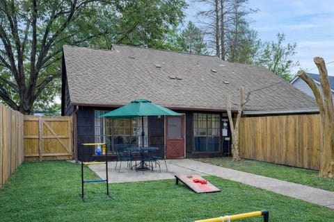 2 Mi to LSU: Fun-Filled Home Base in Baton Rouge! Apartment in Baton Rouge