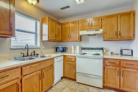 3 Mi to Town! Cozy Apartment in Poplar Bluff Apartment in Ozark Mountains