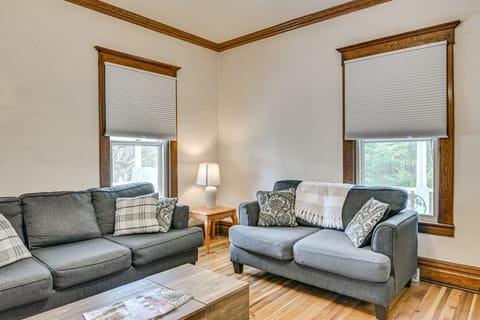 River Fishing & Scenic Hikes! Group Stay in Durbin House in Shenandoah Valley