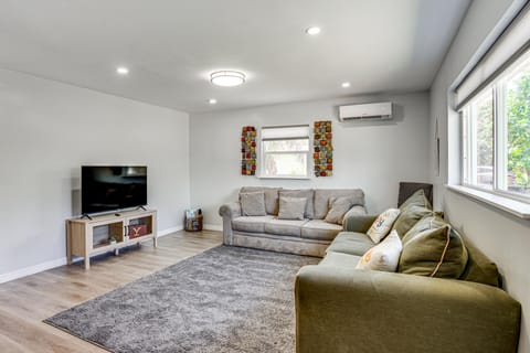 2 Mi to River District! Family Fun in Fort Myers House in Fort Myers