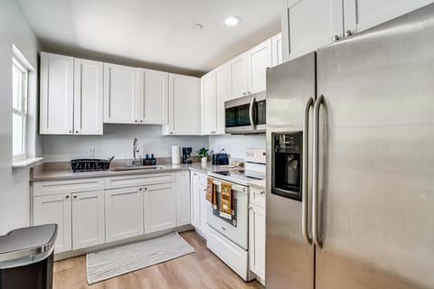 2 Mi to River District! Family Fun in Fort Myers House in Fort Myers