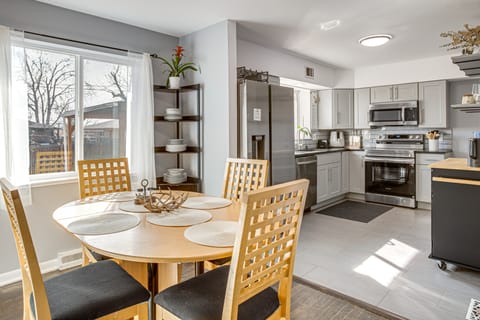 Family Friendly! Spacious Lakewood Haven w/ Yard House in Lakewood