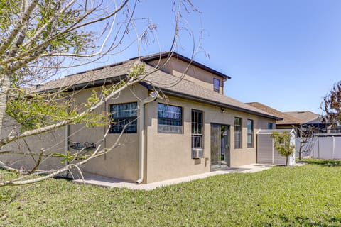Extended Stay in Tampa Area! Spacious Home w/ Yard House in Tampa