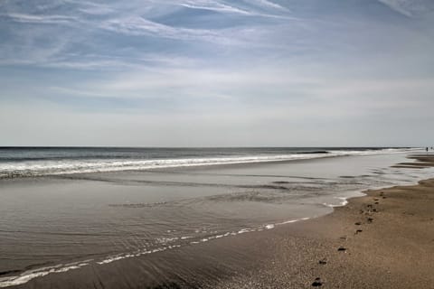 Walk to Beach! Ocean City Family Condo Apartment in Ocean City