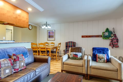 Steps to Lake Dillon & Main St! All-Season Escape Apartment in Dillon