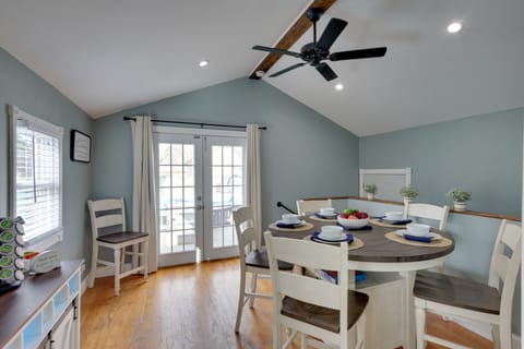 Near Pine Knob, Lakes & Trails! Ortonville Getaway House in Lake Erie