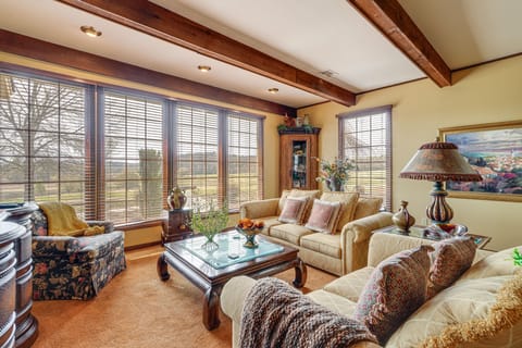 Ozark Getaway w/ Pond, Fire Pit & Patio House in Arkansas