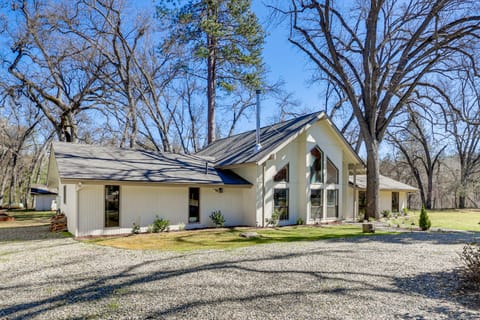 Creekside Nature Retreat Near Yosemite Nat’l Park! House in Oakhurst