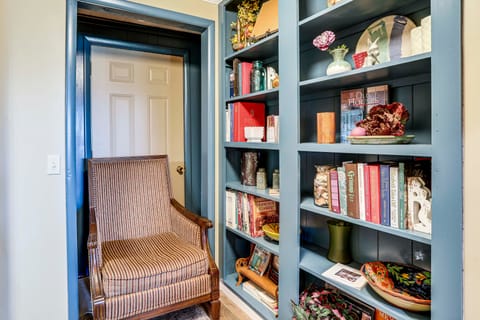 Gassville Group Getaway! Pet-Friendly Home + Yard House in Arkansas