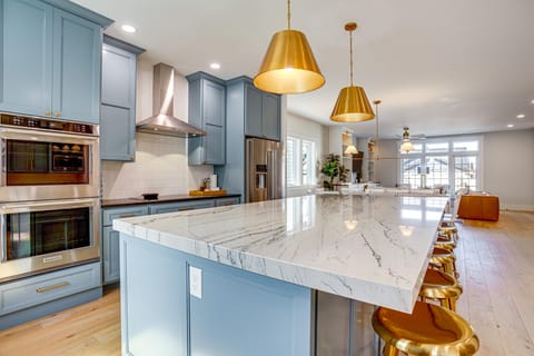 Groups Welcome, Stroll to Shore: Garden City Gem House in Garden City