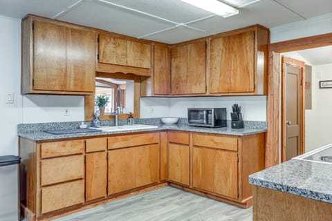 1/2 Mi to State Park! Riverfront Ozarks Retreat House in Current River