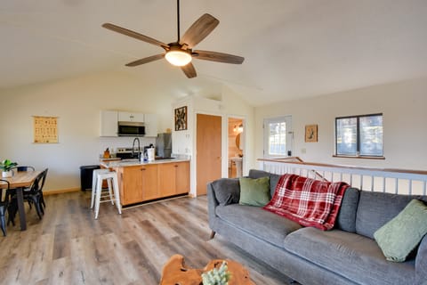 Lake Keowee Gem! Close to Clemson & Hiking Trails Apartment in Lake Keowee