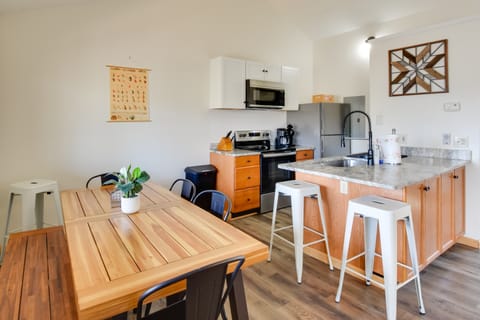 Lake Keowee Gem! Close to Clemson & Hiking Trails Apartment in Lake Keowee