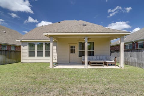 Peaceful Setting: The Woodlands Creekside Retreat House in The Woodlands