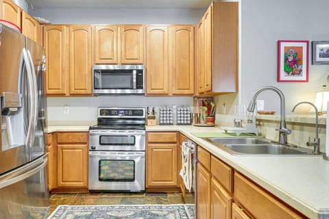 Private Pool & Lanai: WFH-Friendly Seffner Retreat House in Seffner