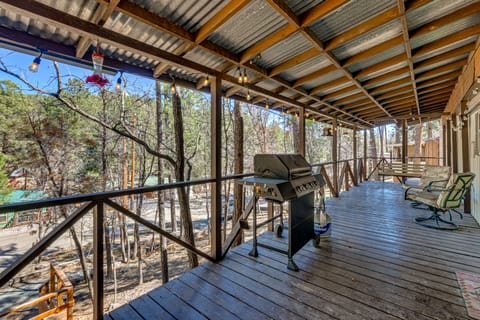 Near Grindstone Lake & Family Fun! Cozy Cabin House in Ruidoso