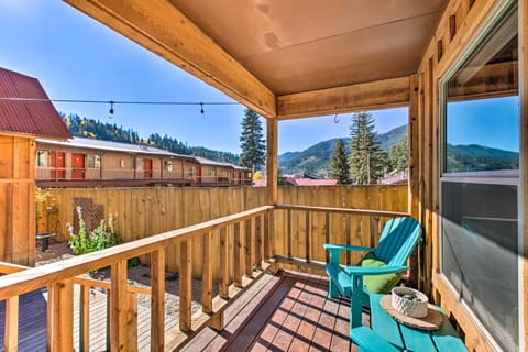 4 Cabins in Red River: Mtn Views, Steps to Main St Apartment in Red River