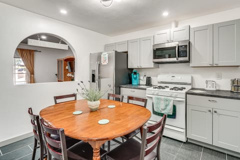 Patio w/ Garden Views! Tranquil Tucson Townhome Apartment in Tucson