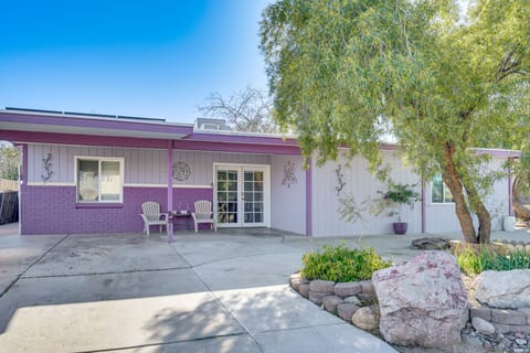 Patio w/ Garden Views! Tranquil Tucson Townhome Apartment in Tucson