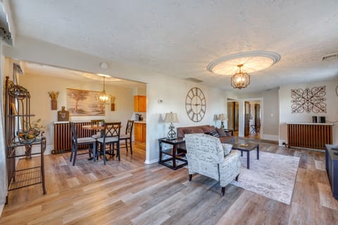 Walk to Parks & Dining! Spacious New London Escape Apartment in Ohio