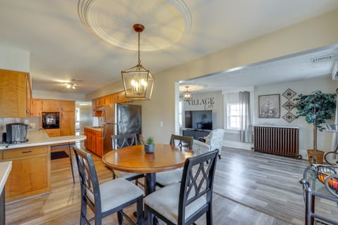 Walk to Parks & Dining! Spacious New London Escape Apartment in Ohio