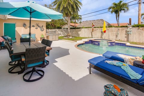 Steps to Sand! Singer Island Getaway w/ Bikes House in Riviera Beach