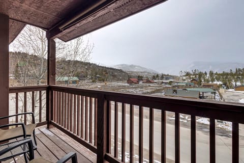 Rocky Mtn-View Retreat! Walk to Dtwn Grand Lake Apartment in Grand Lake