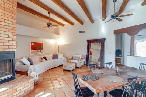 Pool & Views! Luxury Sonoran Desert Oasis Retreat House in Marana