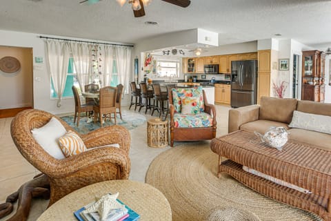 Steps to Sand! Singer Island Getaway w/ Bikes House in Riviera Beach