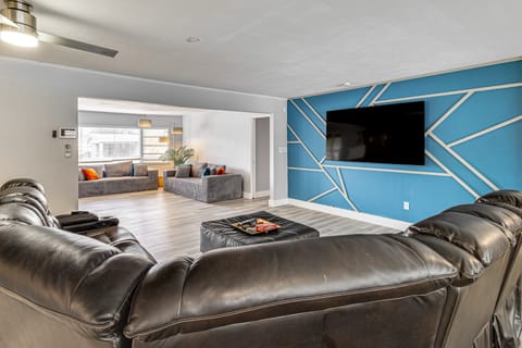 5 Mi to Legoland! Mid-Century Home w/ Pool & Lanai House in Winter Haven