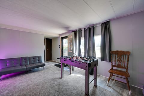 6 Mi to Fort Knox! Rural Family Home, Pets Welcome House in Indiana