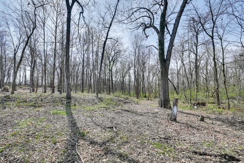 6 Mi to Fort Knox! Rural Family Home, Pets Welcome House in Indiana