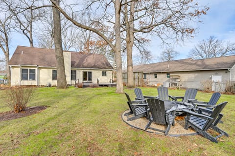 3 Mi to New Buffalo Beach! Family Retreat House in Michigan