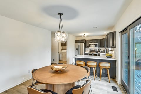 3 Mi to New Buffalo Beach! Family Retreat House in Michigan