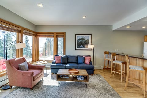 Lake Superior Views! Ultimate North Shore Retreat Apartment in Lutsen