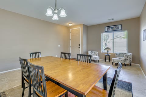 On Johnson Ranch Golf Course: San Tan Valley Home House in Johnson Ranch