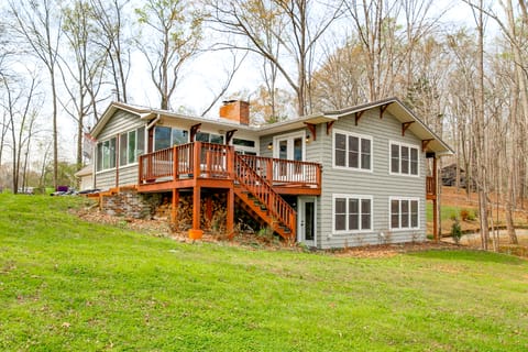 Bring Your Boat! Waterfront Stay on Tims Ford Lake House in Tennessee