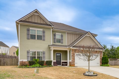 8 Mi to Dtwn & Film Sites! Spacious Covington Home House in Georgia