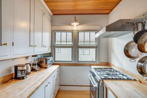 Steps to Montana State! Updated Bozeman Bungalow House in Bozeman