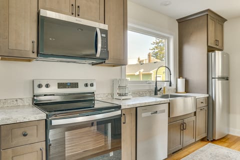 Walk to Dtwn: Rochester Home, Private Deck + Yard! House in Rochester