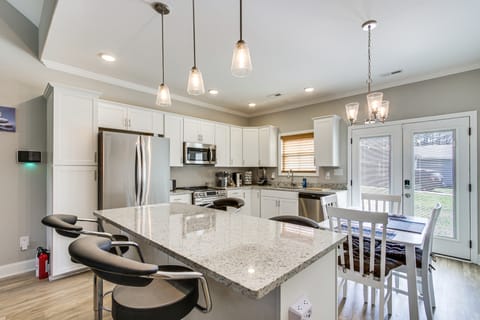 Traveling Professionals Welcome! Cozy Athens Home House in Wheeler Lake