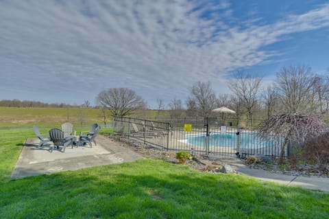 Northern Kentucky Gem w/ Yard & In-Ground Pool! House in Ohio