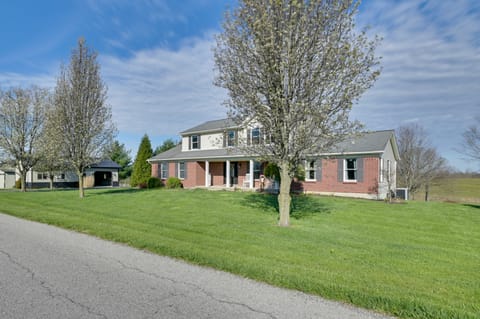Northern Kentucky Gem w/ Yard & In-Ground Pool! House in Ohio