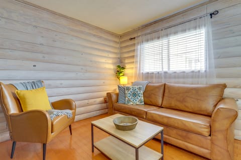 Walk to GSMNP & Dtwn Gatlinburg! Condo w/ Pools Apartment in Gatlinburg