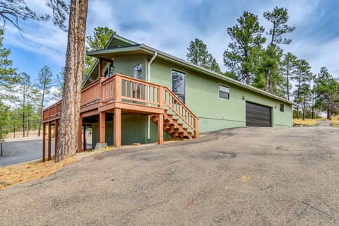 1 Mi to Alto Lake! All-Season Base w/ Mtn Views House in Alto