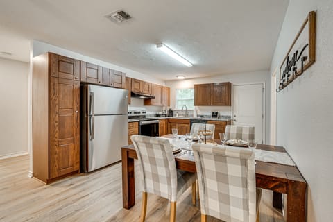 Family-Friendly Nash Home 6 Mi to the Rail Yard House in Texarkana