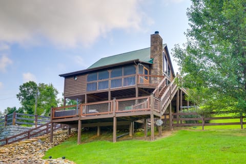 Expansive Smoky Mtn Retreat w/ Main & Guest Cabins House in Sevier County
