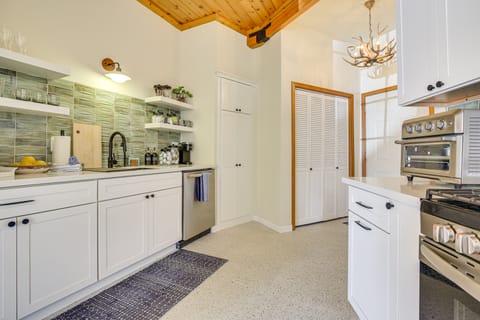 Geodesic Dome Home w/ Hot Tub & Yard in Big Bear! House in Big Bear