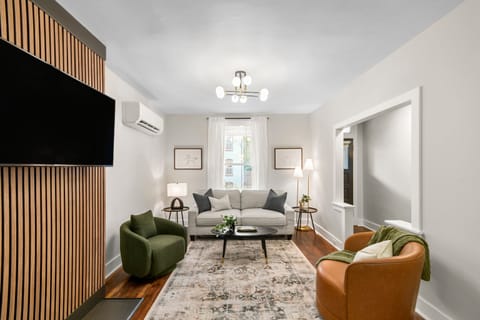 Spacious and pet friendly living room